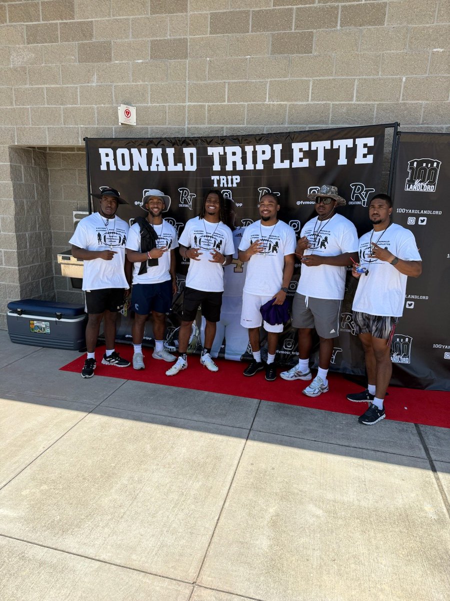 coachrgarza's tweet image. Always good to see your former players give back to the community. It was a 1st class camp put on today for the youth!!! Proud of all of yall!!! Courtney Brown
@fvmous_tripp @100YARDLANDLORD @tjmarshall29 @_warrenshankle @Terreance_Ellis @DubG18