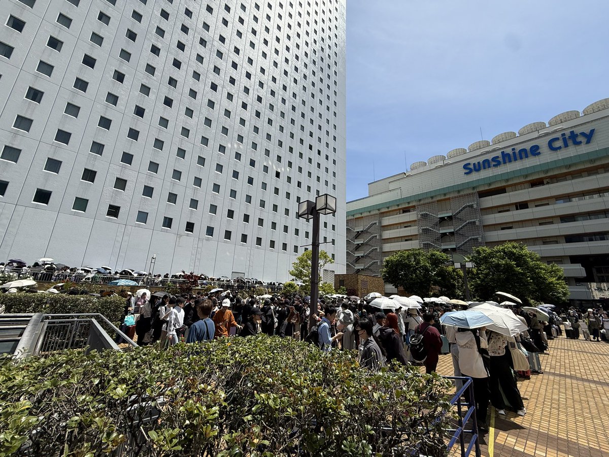 滿滿滿滿的人潮 #アコスタ池袋