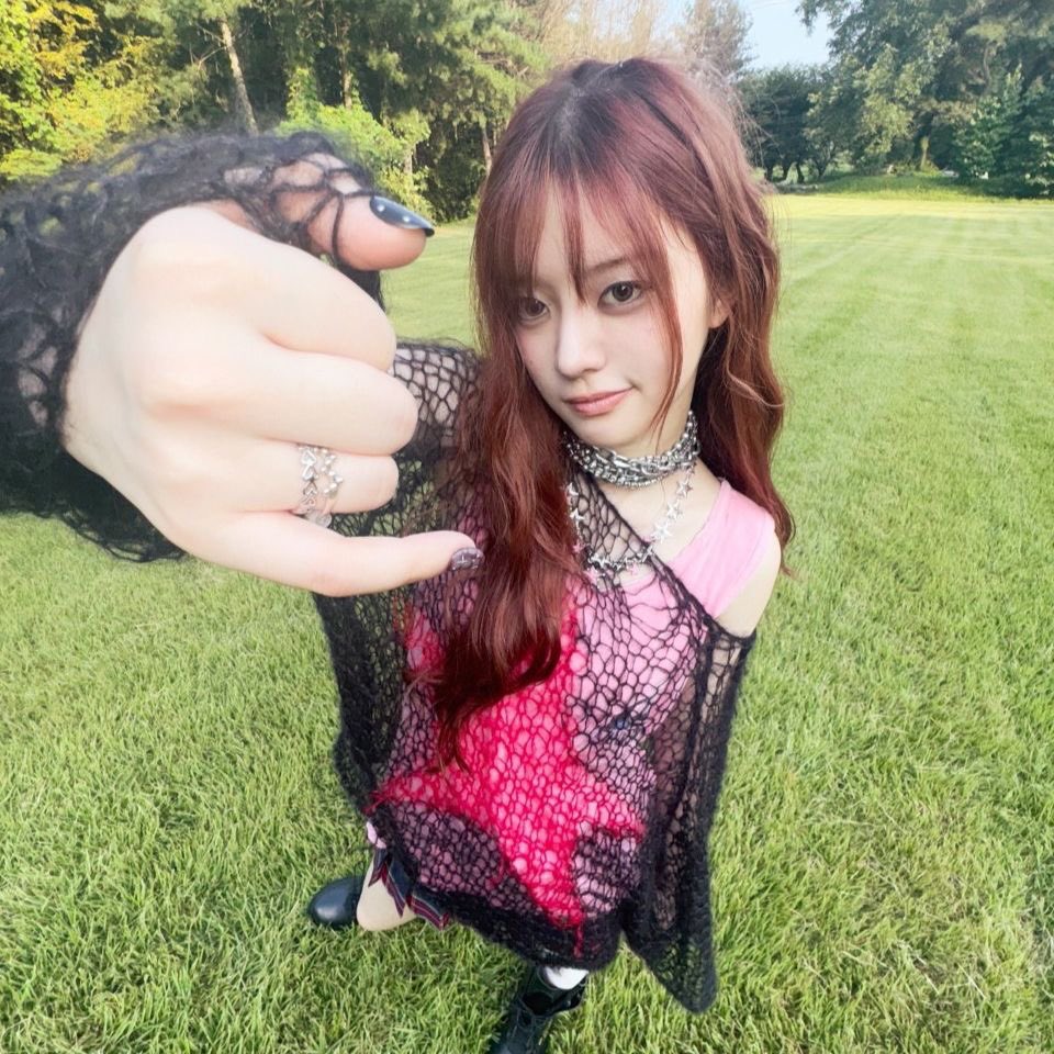 parabens para nos minju!!q a gnt aproveite esse 11 de maio maravilhoso, nosso aniversario, um dia mto especial, igual vc é p mim, parabens minha nenem q ta ficando velha, e parabens p mim q cada dia q passa fico mais madura (na minha perspectiva)💗💗