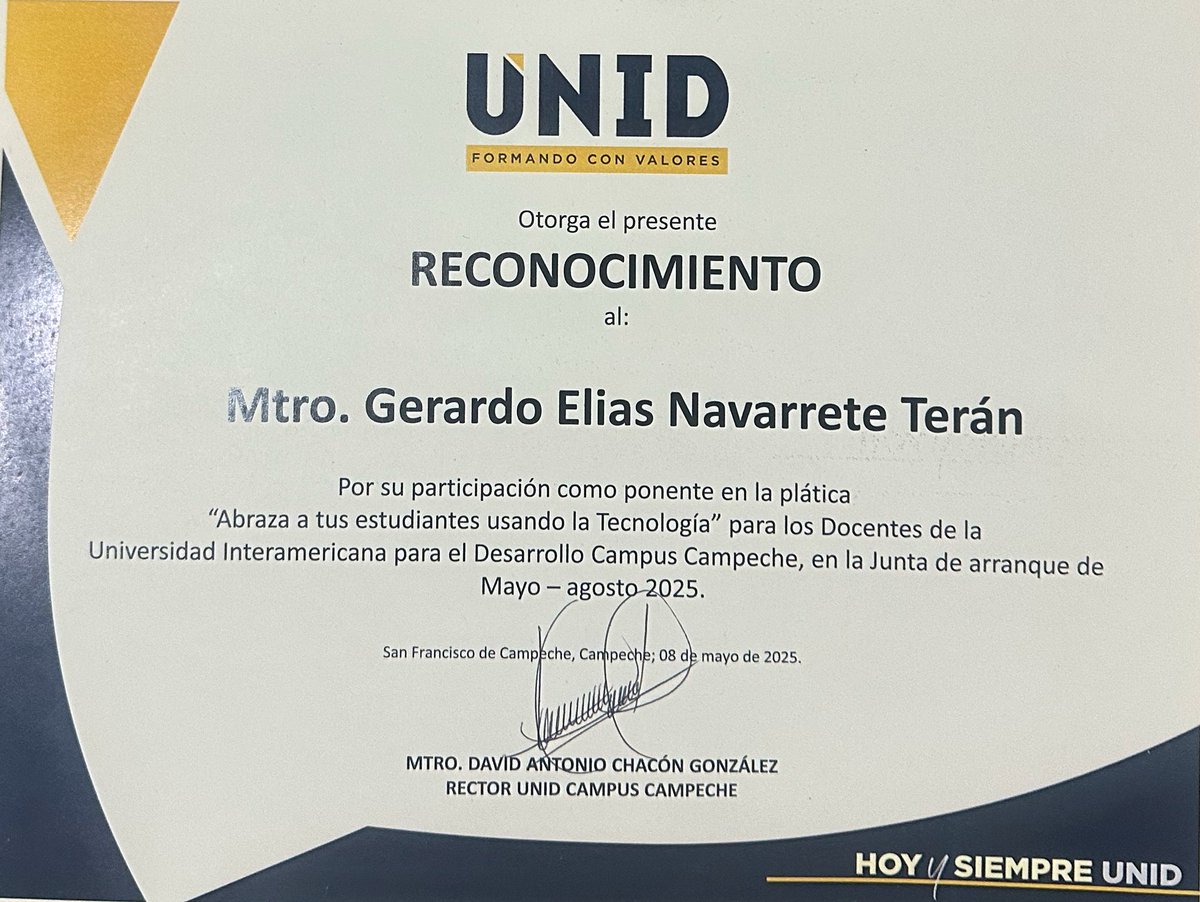 ¡Gracias @UNID_Campeche por invitarme a compartir la charla “Abraza a tus estudiantes con tecnología”! Hablamos de 4 claves para conectar mejor con ellos: conocer, conectar, compartir y abrazar. Con casi 40 años enseñando, ¡la pasión sigue intacta! 💙
#PasiónDocente #EdTech
