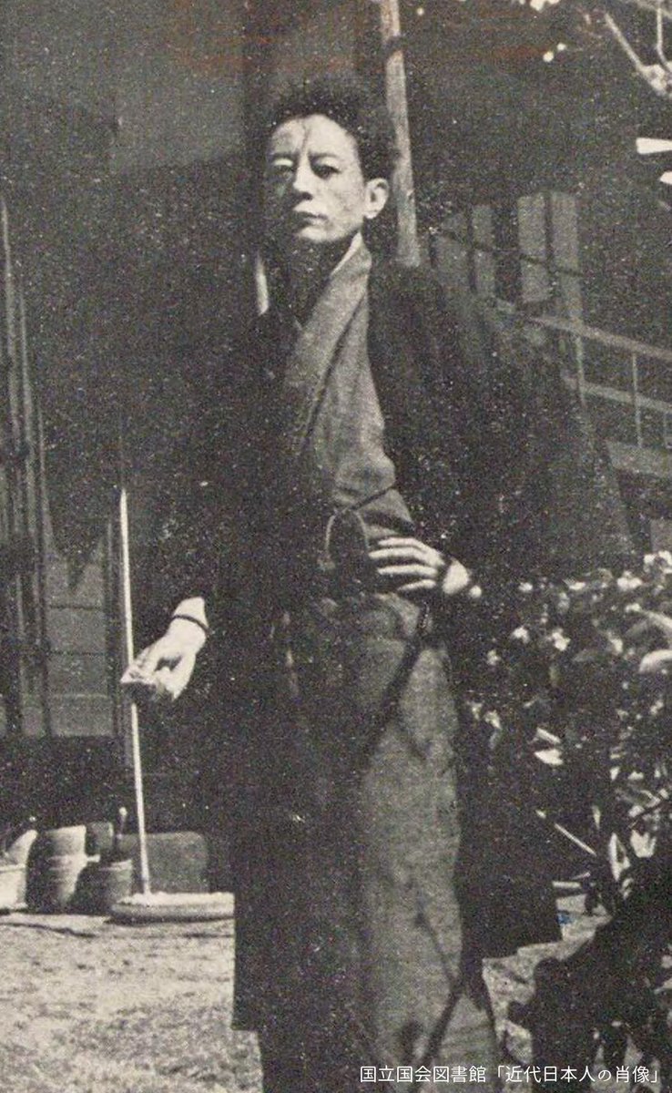 bunshimura's tweet photo. 今日5/ 11は詩人・萩原朔太郎の忌日。
朔太郎の死後、様々な出版社から関連本刊行の相談を受けた室生犀星は、おかげで「さびしい思ひをしたことがない」そう。
生前「全生涯が隙だらけ」だと思っていた友人についての世間の評価を実感し、彼の「えらさ」に死後気づかされたと語っています。 https://t.co/GsyemMxzjs