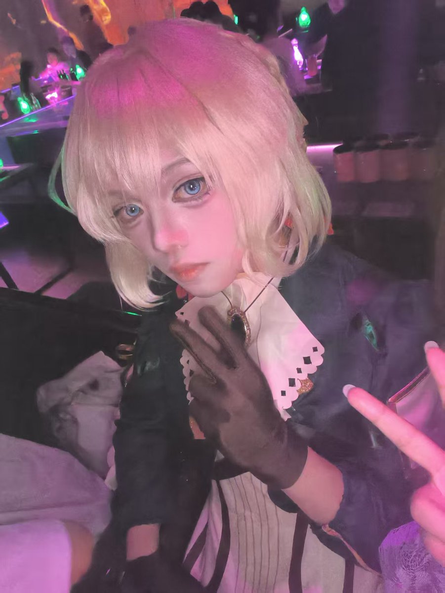 yingzi_sama's tweet photo. 和朋友去玩夜场了 #cos #男の娘ᅠ https://t.co/50I1k57haT