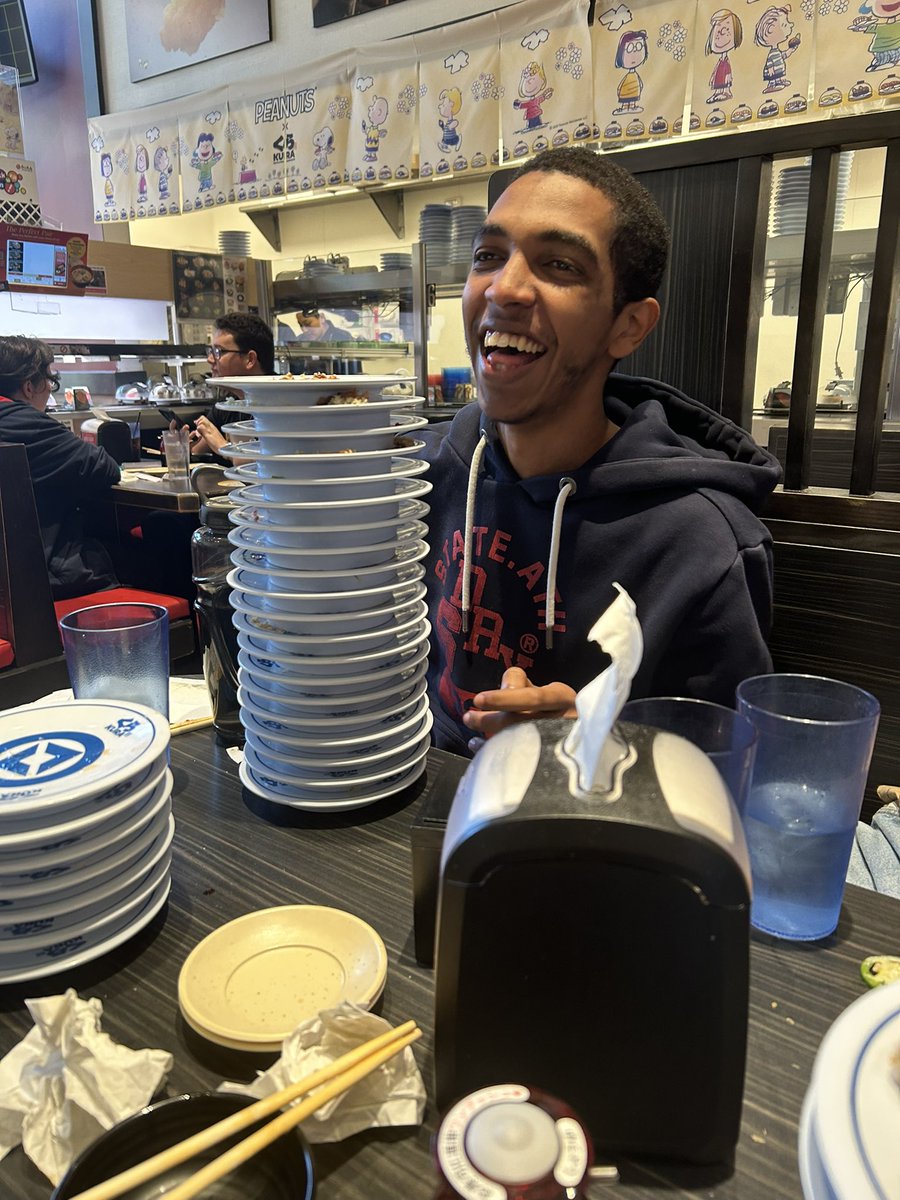 TheSwagamuffinz's tweet image. do NOT go out to sushi with smub