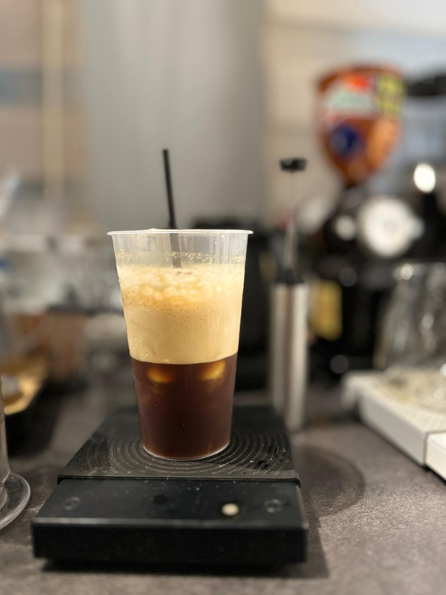Frothed Aero-Cano..

Bikin espressonya pake Aeropress.. trus difroth... <a href="/KoffieLopers/">Koffie Lopers</a> 

#americano #iceamericano #kopi #bintaro