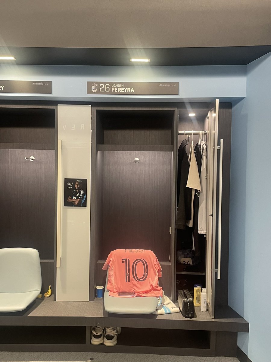 Nicolás Romero e Joaquín Pereira, jogadores do Minnesota, receberam as camisas usadas por Lionel Messi hoje.

Ídolo 🐐