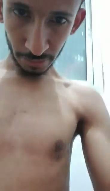 من شيخلينا اعربه 😋😋😋