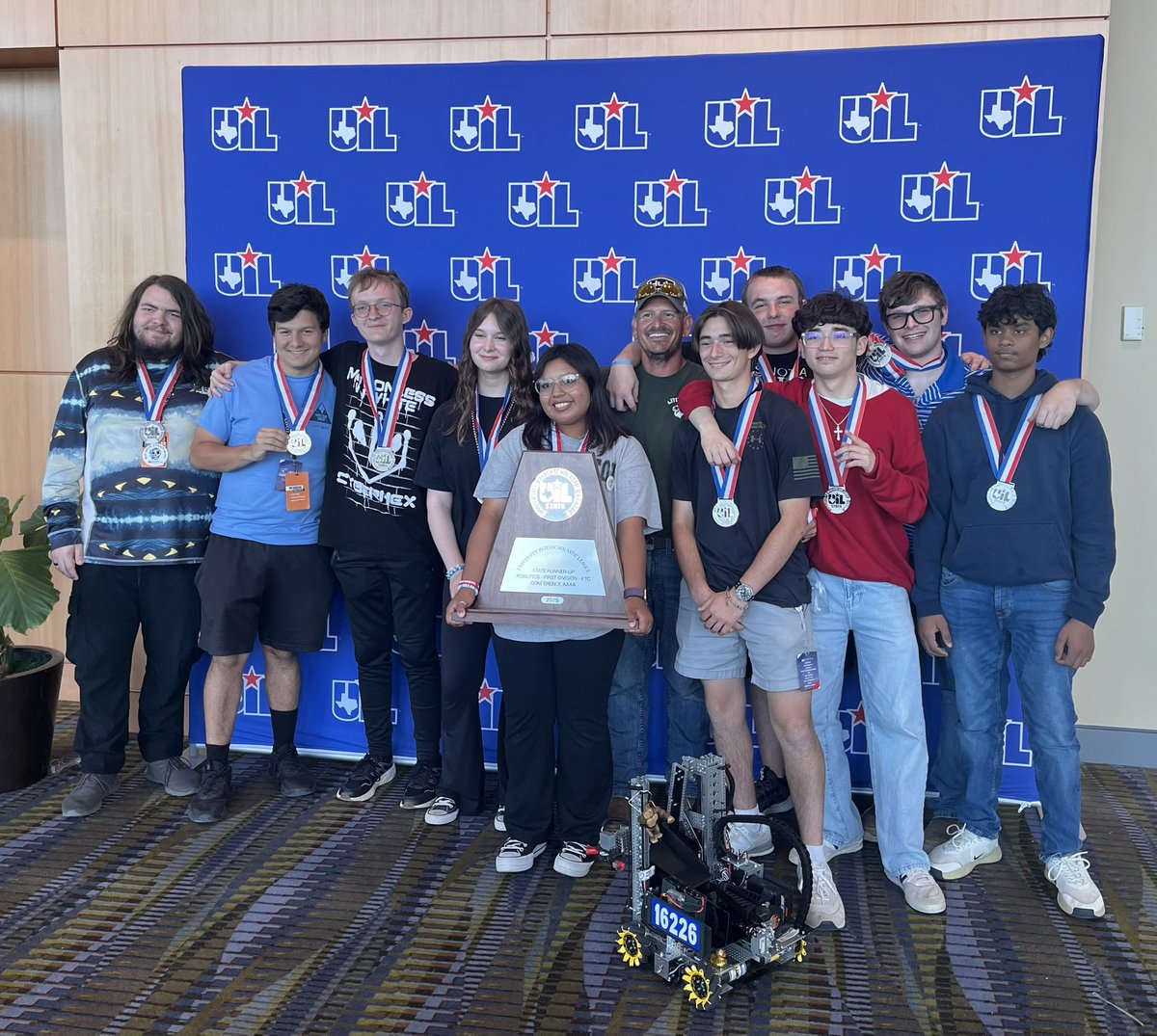 ⭐️⭐️ LIVINGSTON HIGH SCHOOL ROBOTICS TEAM - SECOND PLACE UIL STATE CHAMPIONSHIP!!!🥈
#WeLoveLions 💚 #StateRunnerUp