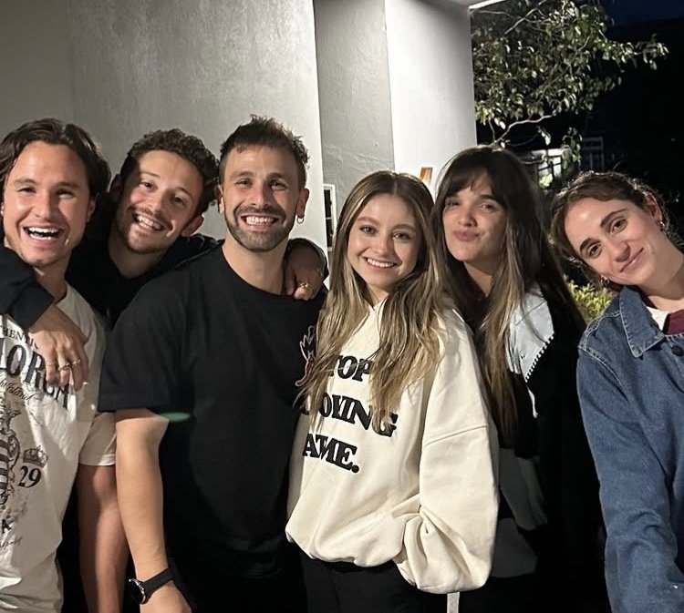 fvriteKarol's tweet photo. Fallecí https://t.co/vsPUrfRLbN