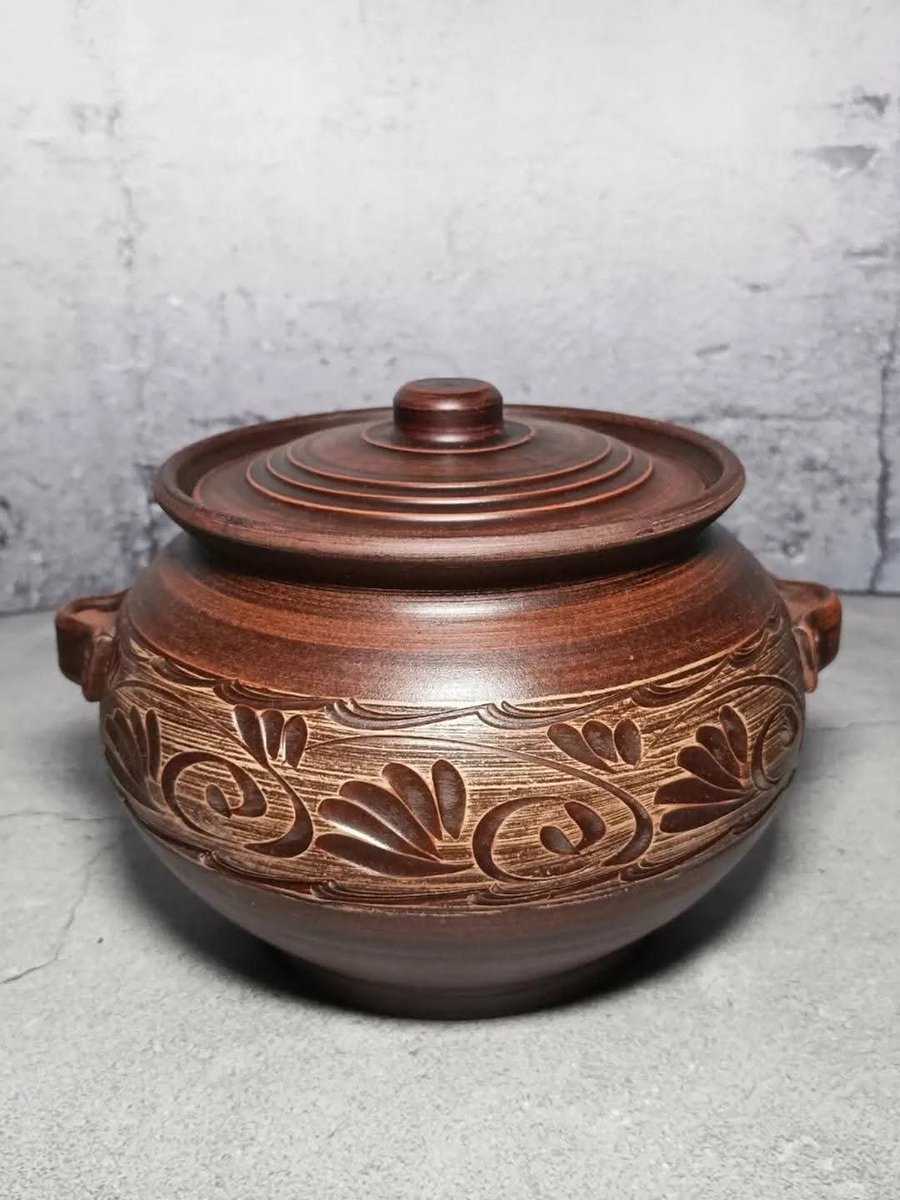 This Ceramic casserole ✨🥘 is a beautiful and functional addition to your kitchenware collection.
ballwool.com/products/115704
Each one is carefully Handmade and features two sturdy handles and a matching lid
#RedStoneBY
#handmadepot
#casserole
#claytableware
#pottery
#ebayus