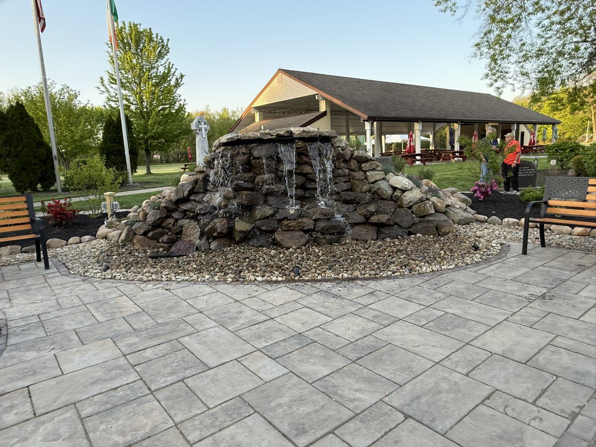 Loving the new water fountain at the <a href="/WestSideIA/">West Side Irish-American Club</a>  looks fantastic.