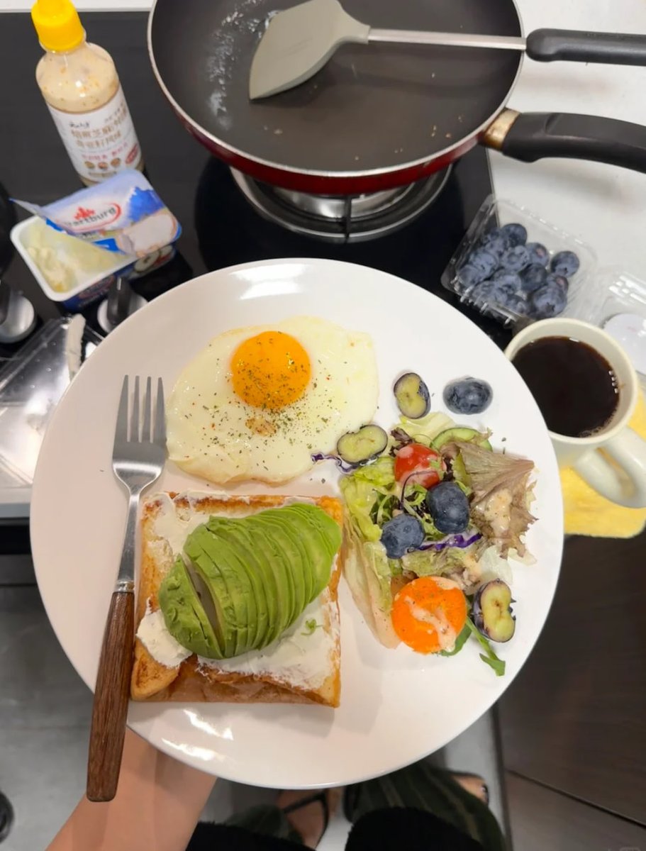 朝食の果物のオーツ麦、栄養とおいしいです!🍓🌾