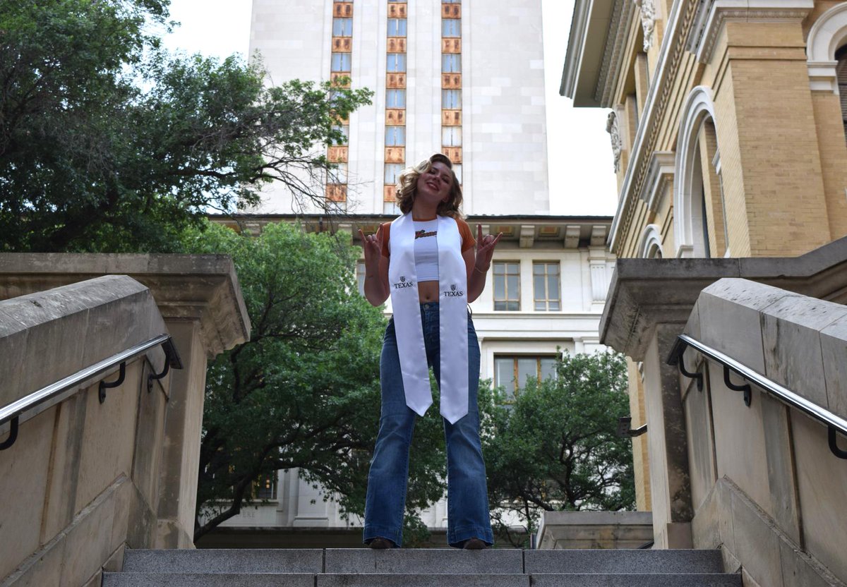 #UTGrad25 congrats Emily! <a href="/waynemedicine/">Wayne State University School of Medicine</a> here she comes.