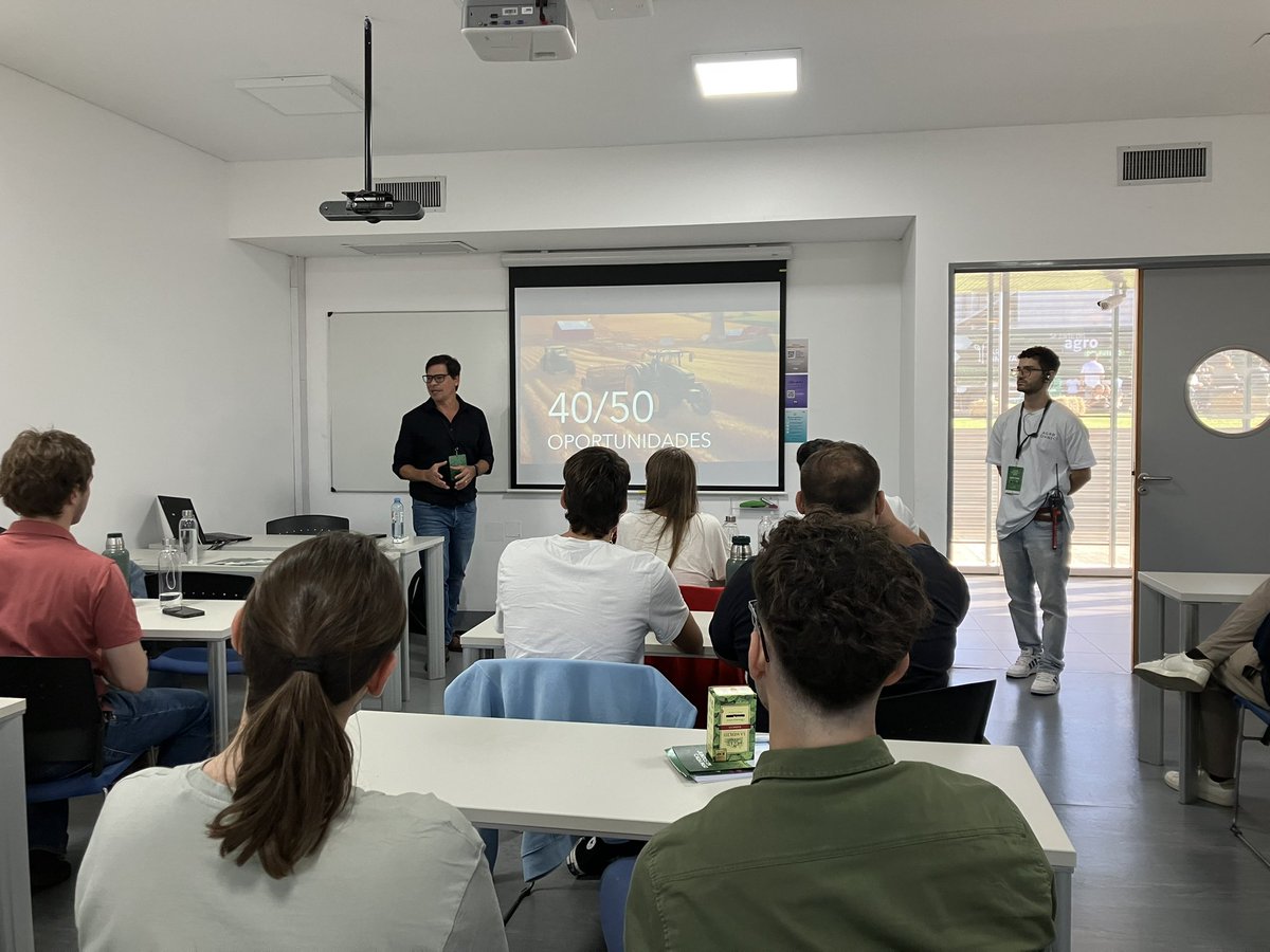 Gabriel Tinghitella (@gtcrea) on Twitter photo Hoy tuve la oportunidad de participar en la 3ra edición de <a href="/AgroConnect_/">AgroConnect Trama</a>
Muchas gracias a los organizadores del evento por el invite y a los compañeros del panel.
Felicitaciones! Que sean muchos más! A seguir conectando al agro con otras disciplinas!
<a href="/bissonico/">Nico Bisso — e/acc</a>, <a href="/LaurusAg/">Laurus</a> Hoy tuve la oportunidad de participar en la 3ra edición de <a href="/AgroConnect_/">AgroConnect Trama</a>
Muchas gracias a los organizadores del evento por el invite y a los compañeros del panel.
Felicitaciones! Que sean muchos más! A seguir conectando al agro con otras disciplinas!
<a href="/bissonico/">Nico Bisso — e/acc</a>, <a href="/LaurusAg/">Laurus</a>