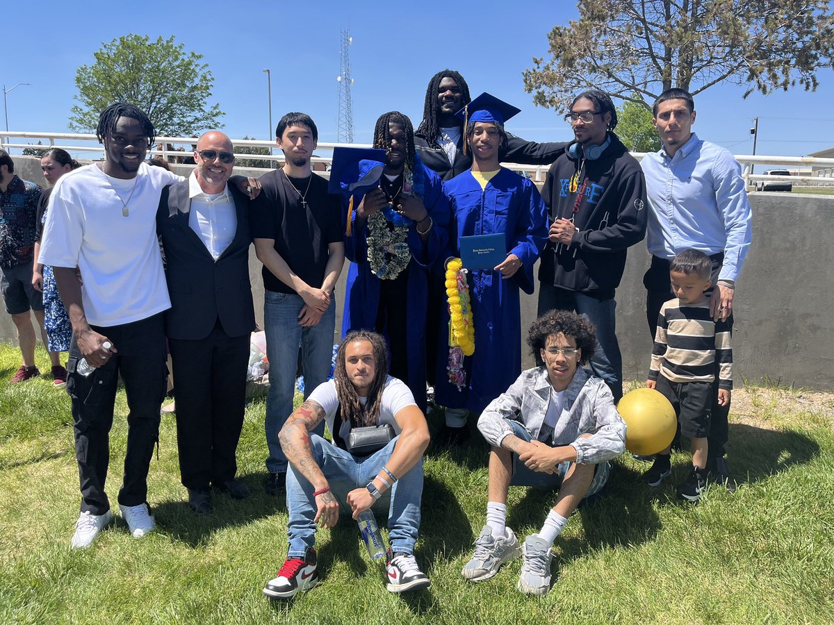 #LopesGraduated thank you staff and students for getting these guys to the next step. We improved daily this year, and we are proud of all these young MEN!

#LopesUp