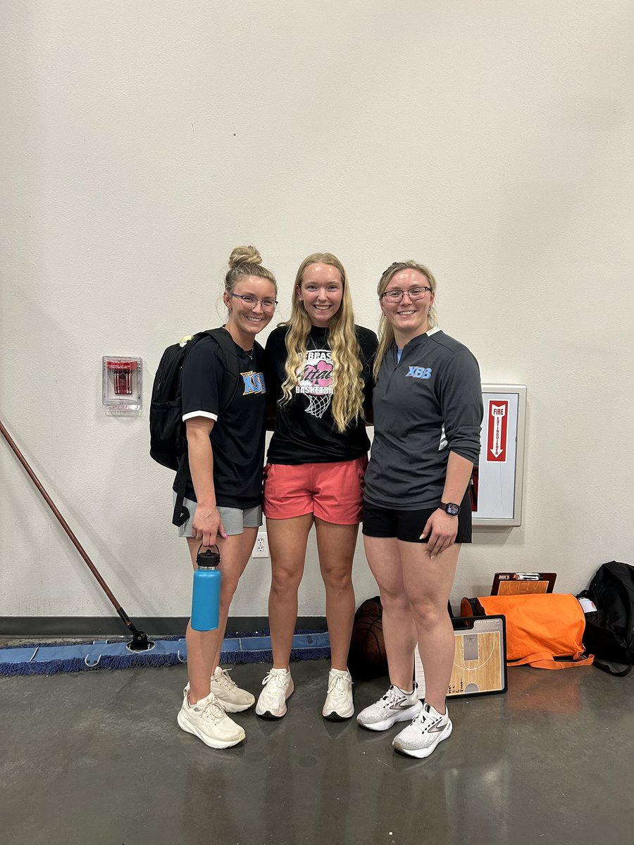 From teammates to coaching against each other🩷