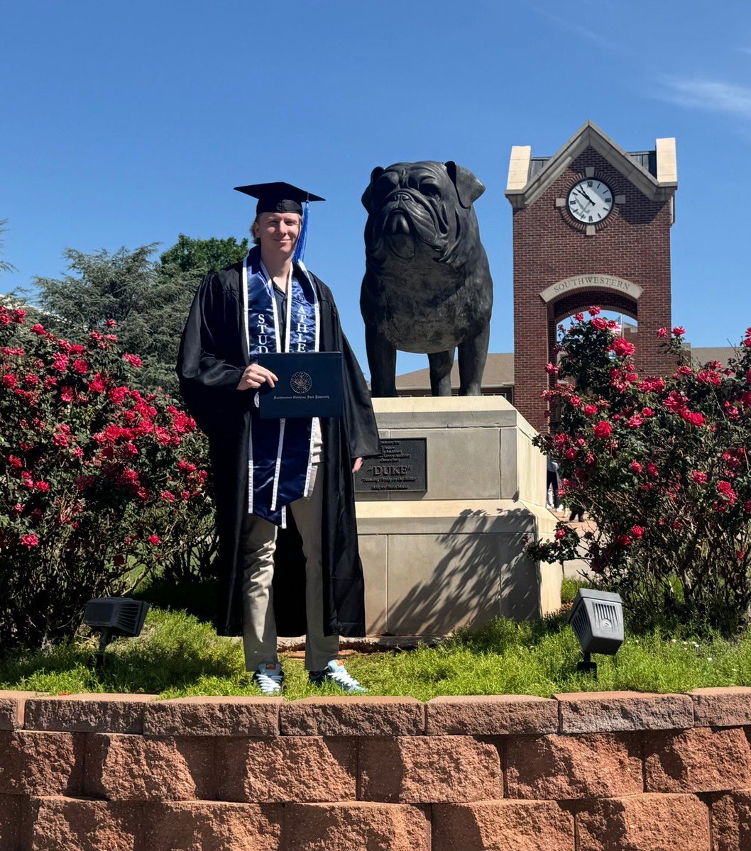 Dee Galban tweet media