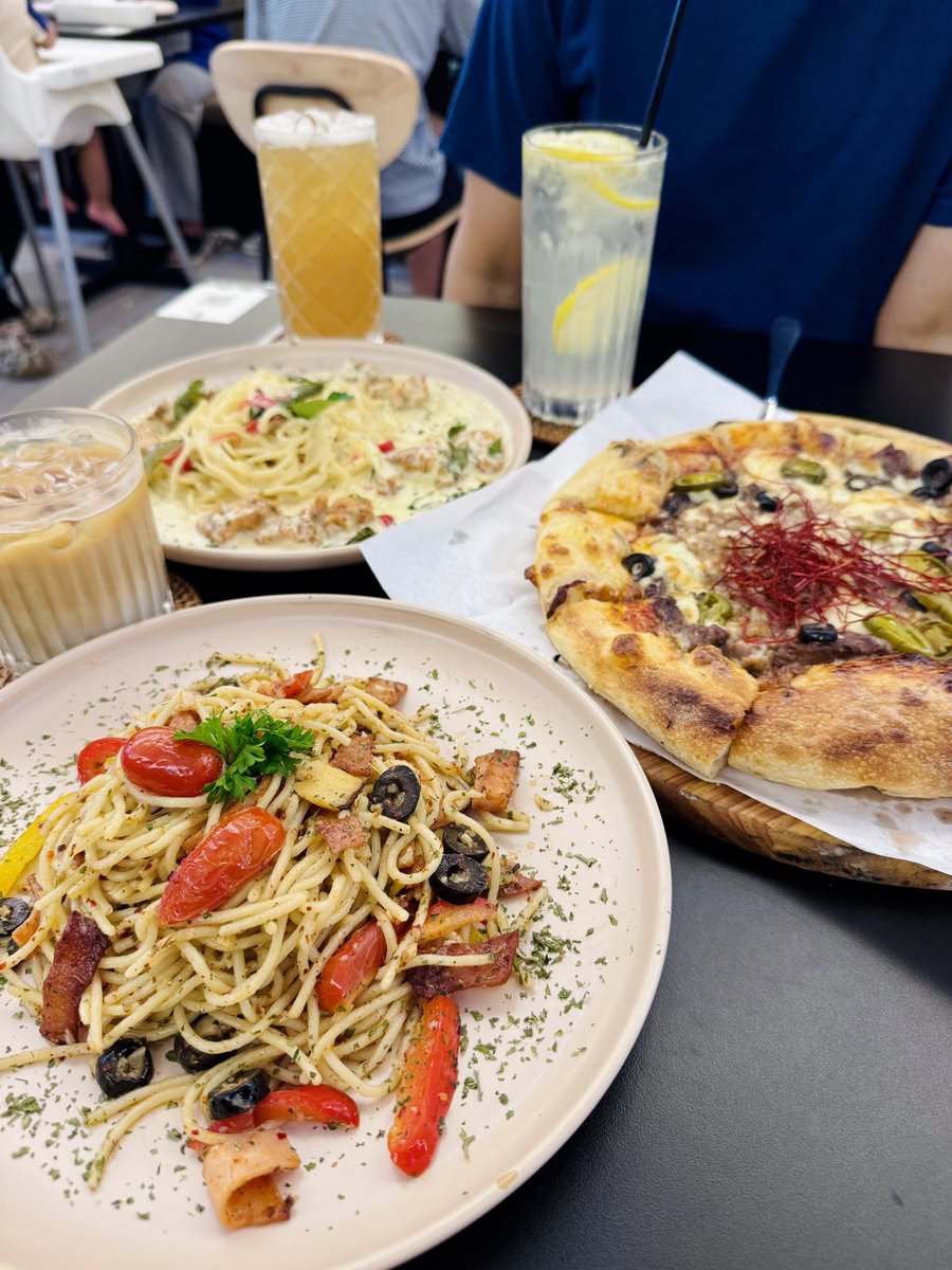Bukan Pizza Wagyu J‼️🤭

Alhamdulillah sapa yang teringin nak makan Pizza Wagyu dan Tiramisu Viral Sedap. Mama recommend korang makan sini… overal memang 5 ⭐️. Layanan diorang memang tiptop meletopsss! 

Mama try..
✅Ter-Miss-U (Tiramisu) 
✅Bienz Golden Wagyu Pizza
…