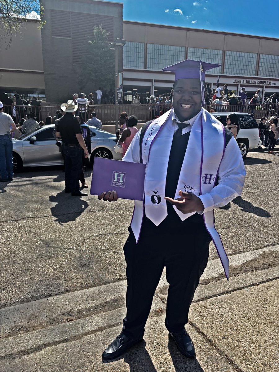 almightypeejay's tweet photo. This milestone reflects not just what I’ve achieved, but what I’ve overcome. Graduating with a B.S. in Elementary Education 
#LLGRANNY #LLV3LLO #1stGen

“It always seems impossible until it’s done.” - Nelson Mandela https://t.co/ZpvPDaaGS4