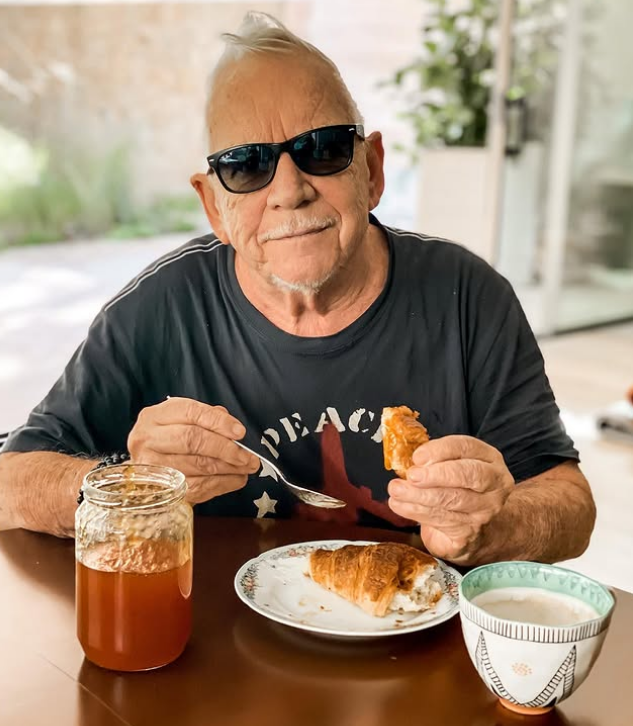 Happy 84 birthday to The Animals vocalist Eric Burdon!