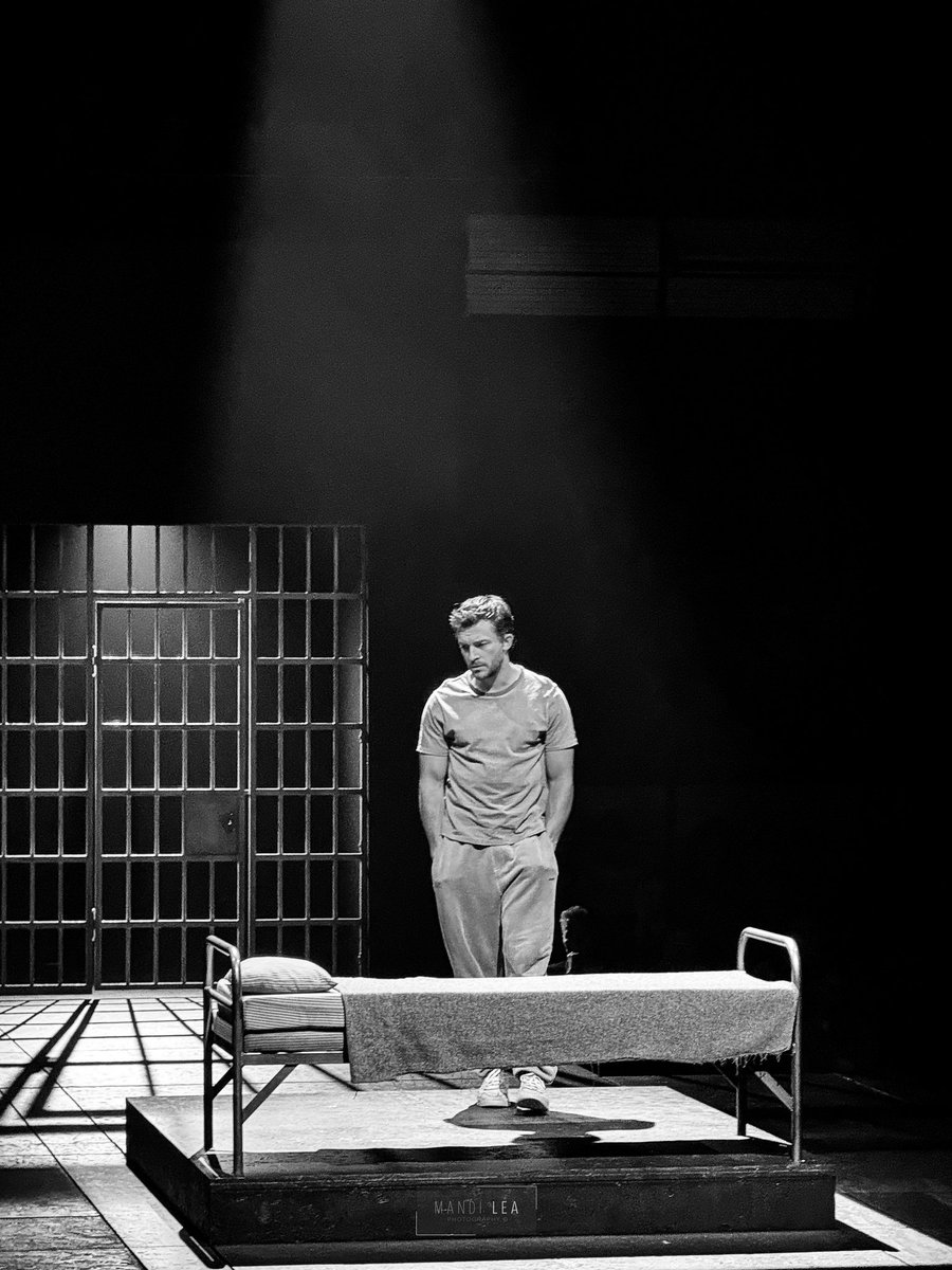 YOU GUYS. I SAW JOHNNY BAILEY. 

Thanks for coming to my tedTalk