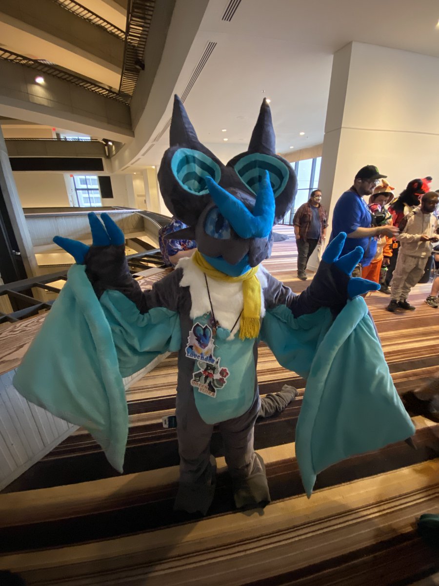 Napoleon the Peach Dragon 🍑🐲 tweet media