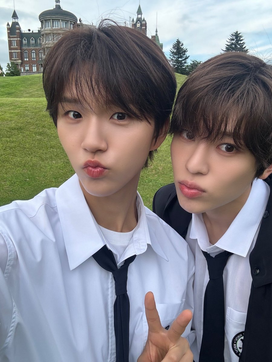 Jagehee's tweet photo. Happy birthday to one of the most wonderful people I know. Thank you for being the strenght of the team, for being our best big brother and leader. Happiest birthday to our beloved sion-ie hyung! https://t.co/XebsBIHmqX