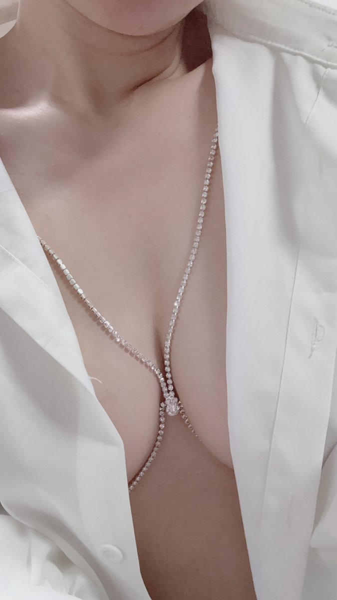 福利姬E分享的黄推图片3 - 网红私拍内容