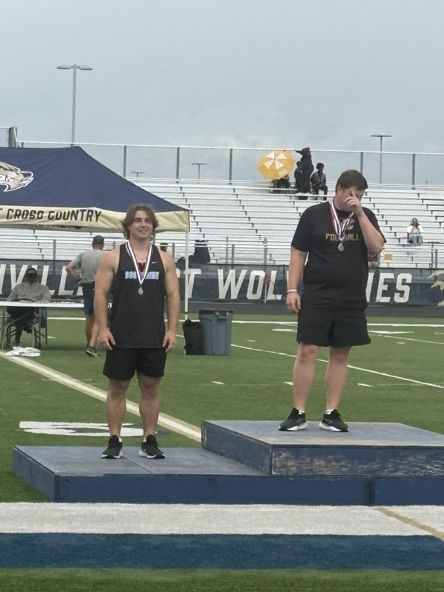 EthanDunn34's tweet image. Had a great performance at the 6A State track with a 2nd place in discus with a new PR of 164’4” and a fourth place in shotput with a throw of 50’2”