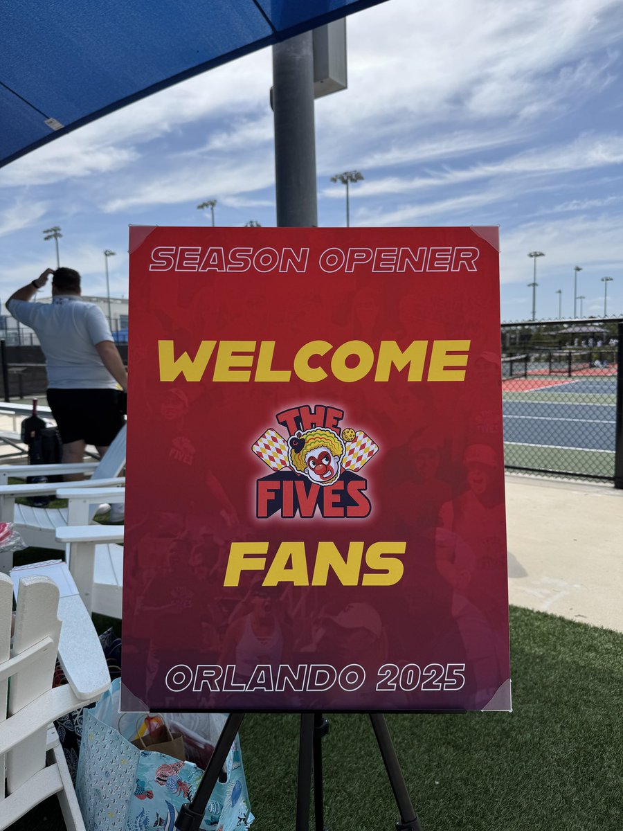 Who’s near Austin? <a href="/the5spickleball/">@The5sPickleball</a> are headed there May 23-26th, and I’ll be there as well! Would love to connect with as many <a href="/veefriends/">VeeFriends</a> as possible and cheer on the 5s!