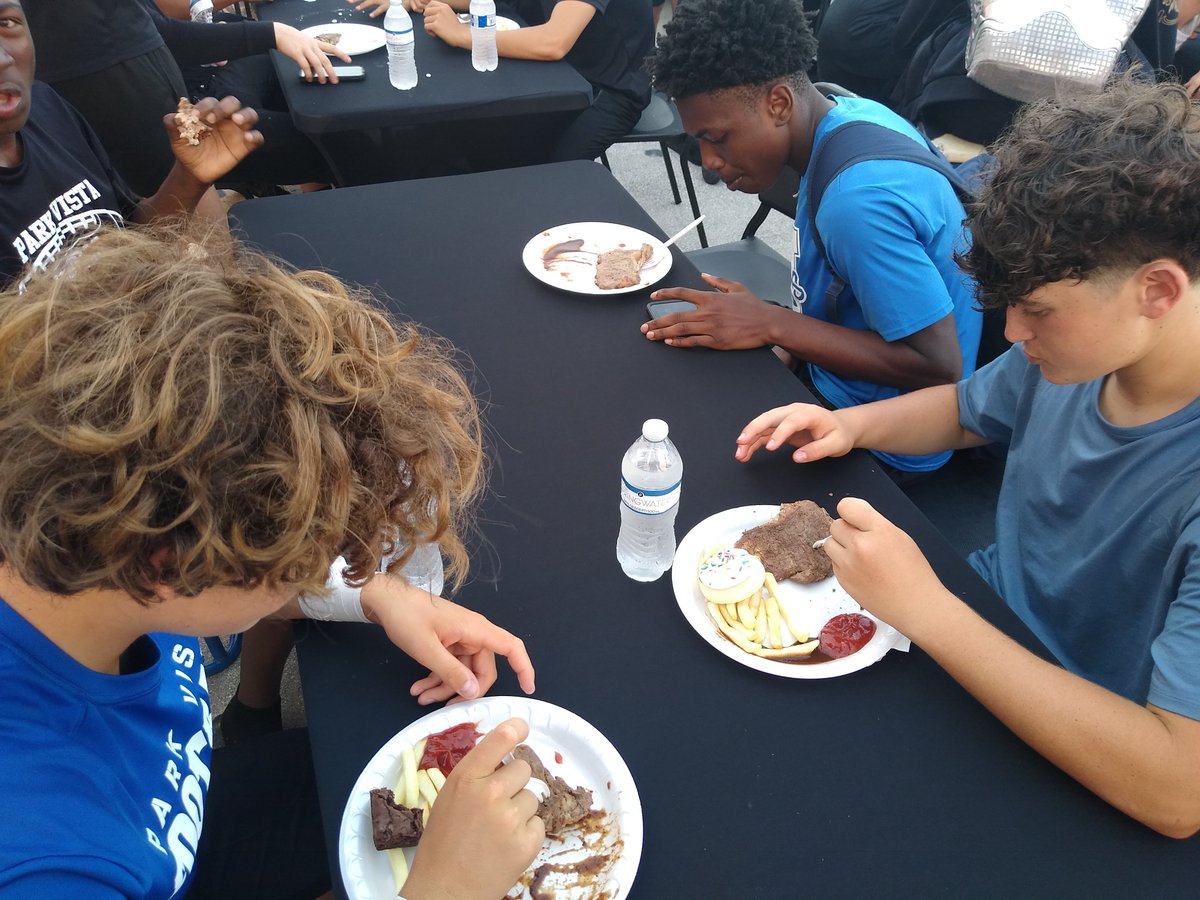 Robert Nichols tweet media