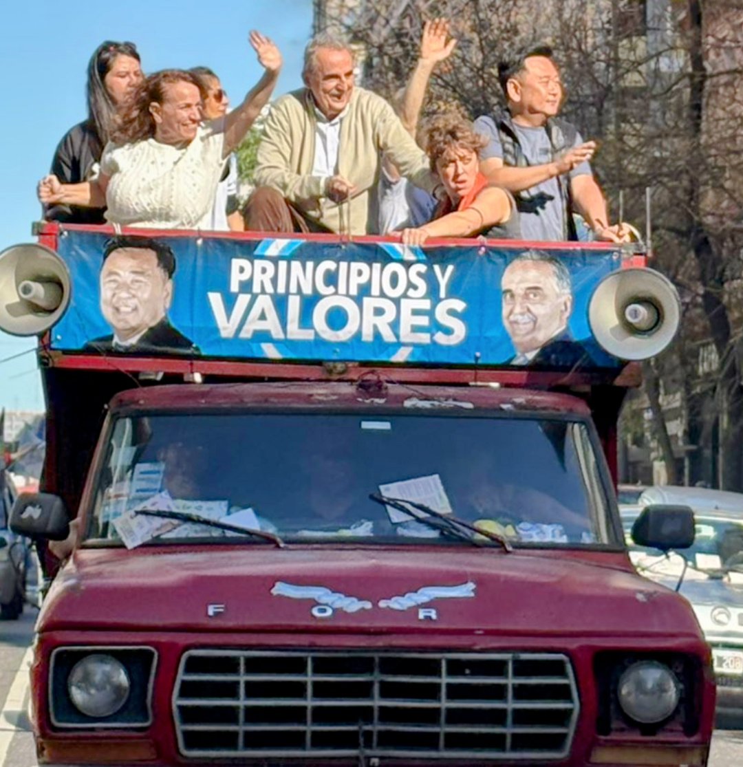 terctmcpsrl's tweet image. Ma que asesores de campaña