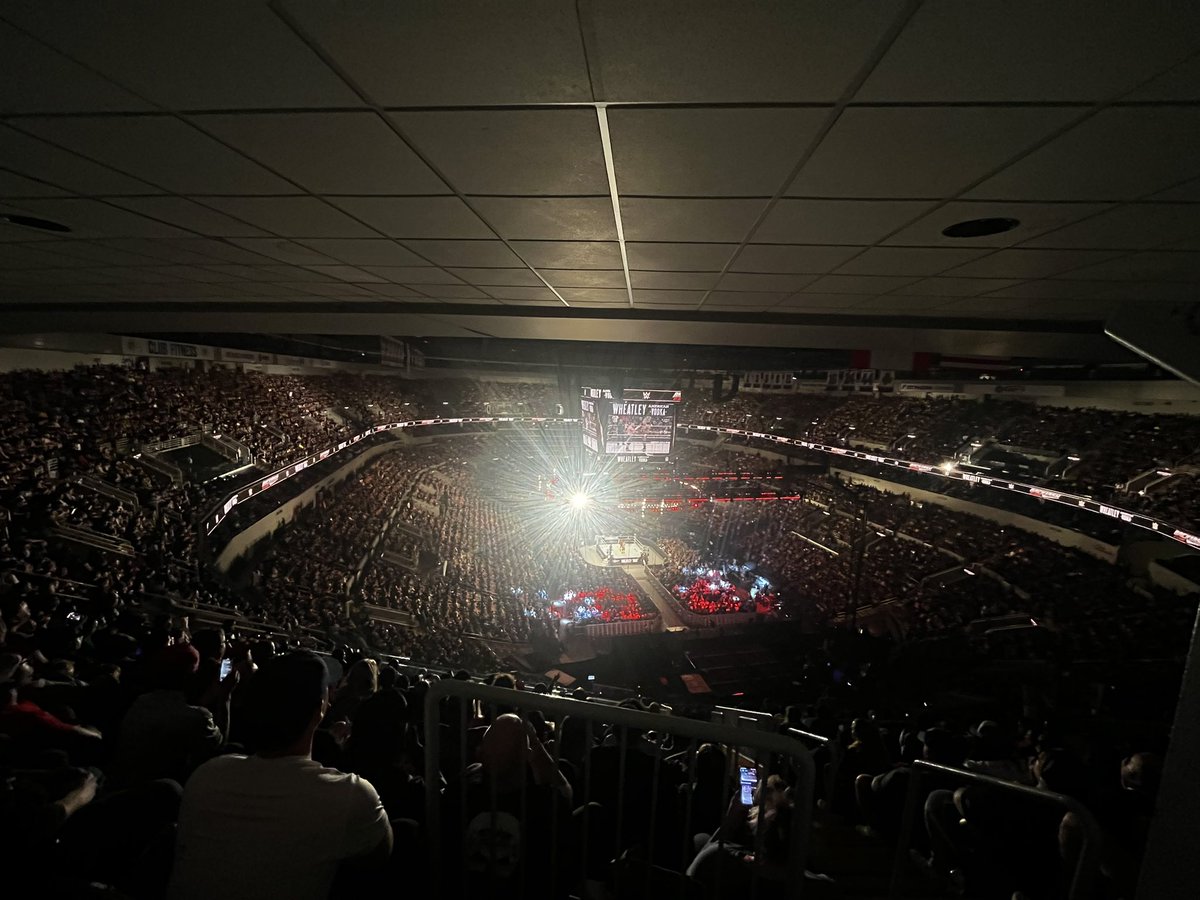 thejrb93's tweet photo. @WrestleTix https://t.co/CSr0Eq9ly0