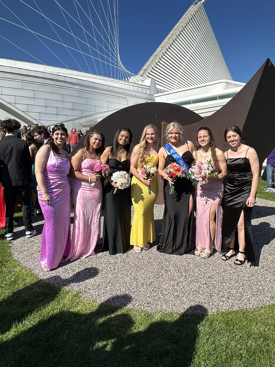 2025 prom pic!