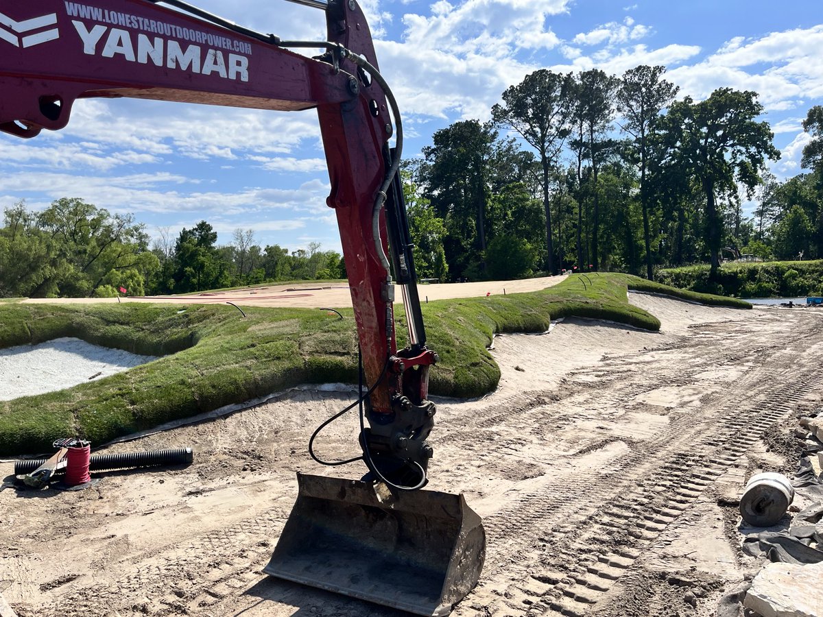Bunkers onto the next step. Turning green.