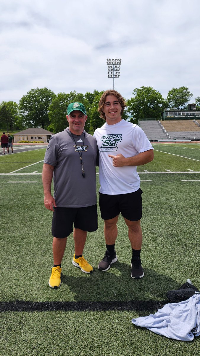 EthanDunn34's tweet image. Had a great time down in Rolla, MO for the @minersports camp and happy to have met @CoachHudsonMST , @CoachSudhoffMST , and @coachball_FB in person!! #minerpride