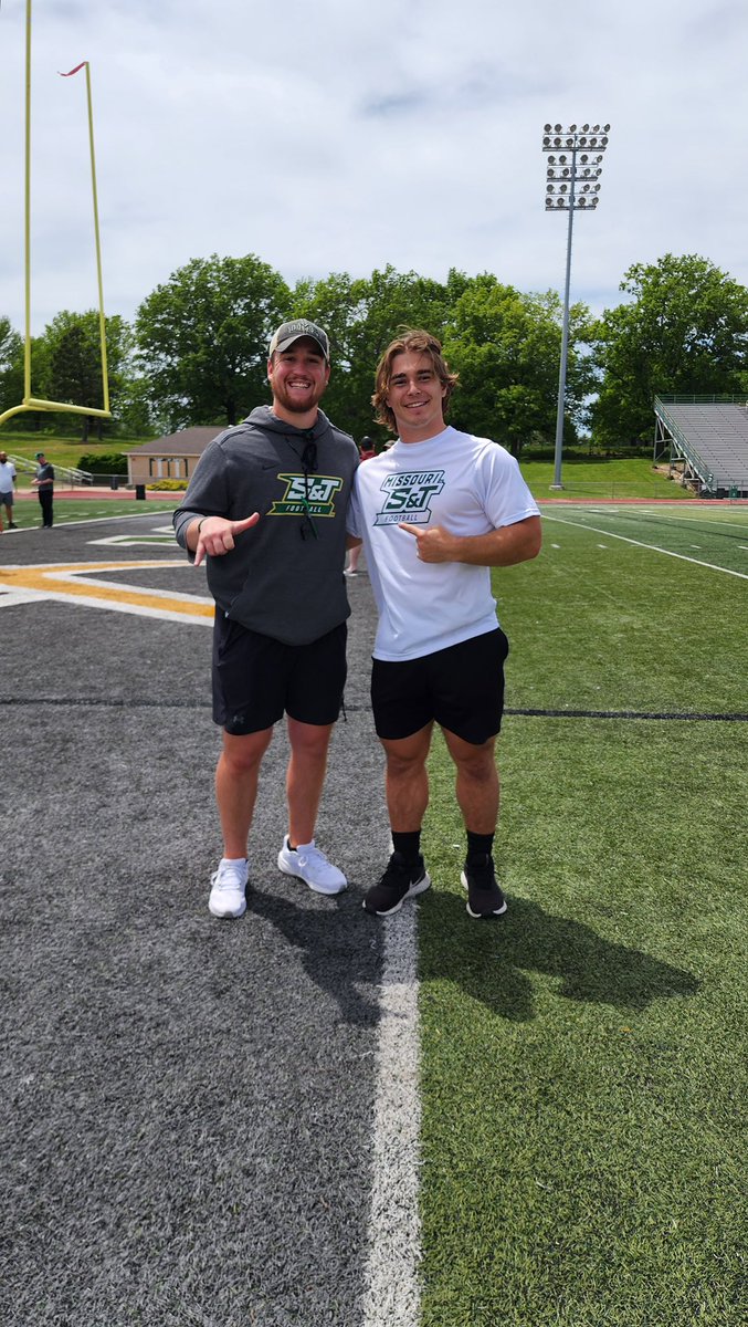 EthanDunn34's tweet image. Had a great time down in Rolla, MO for the @minersports camp and happy to have met @CoachHudsonMST , @CoachSudhoffMST , and @coachball_FB in person!! #minerpride