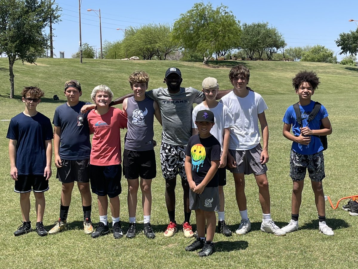 Keep stacking the days fellas! QB’s getting some early morning work and then the WR’s got in on the action as well with one of the best in the business, JJ Nelson. If your player wants to learn all the components of proper run mechanics and how to improve their speed, JJ is the