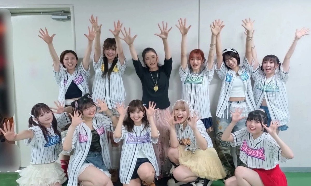 BEYOOOOONDS春ツアーツアーのベースボールシャツをグッズで売って