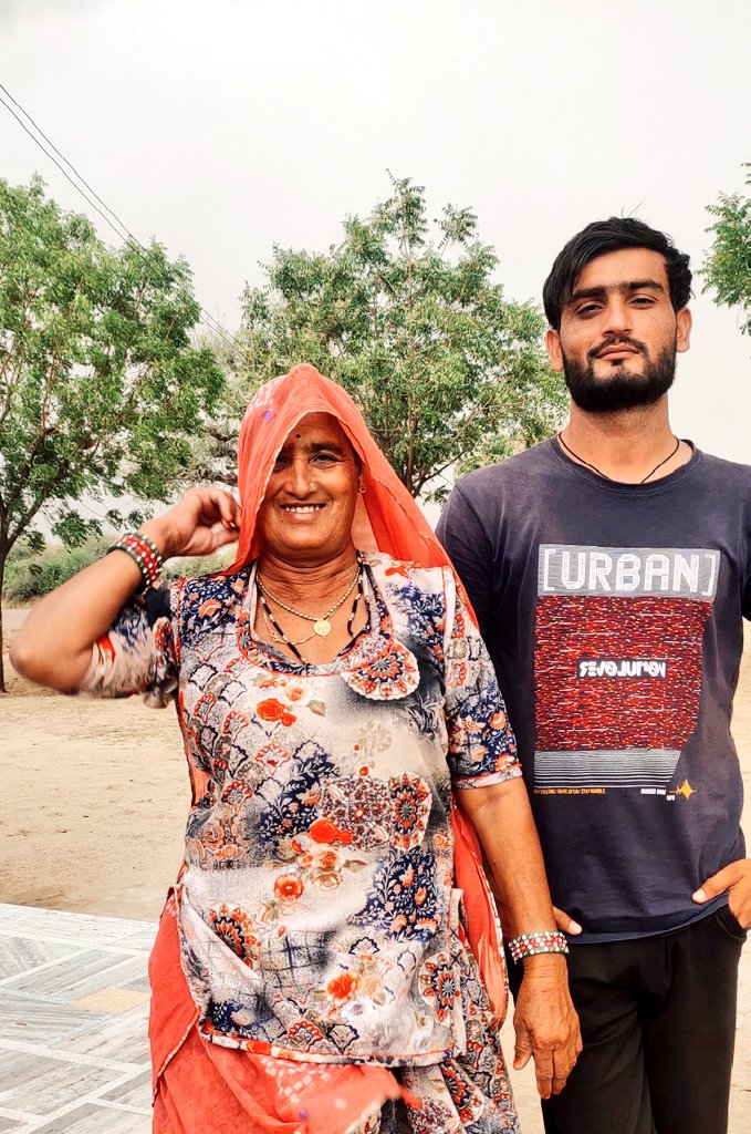 उस मां के बारे में क्या लिखूं...
जिसने खुद मेरे को लिखा है...❣️

मातृत्व दिवस की हार्दिक शुभकामनाएं 🎉
#MothersDay