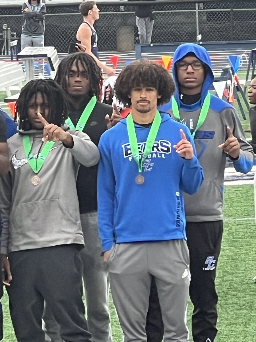 4x200 team gets a 7th place finish today.  Guys have WORKED!
