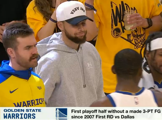 Gutek_z_poligon's tweet image. No #Steph effect?

#Warriors are 0-5 from beyond the arc &amp;amp; still lead by 2 points after 24 minutes.

It&apos;s their first half like that since #WeBelieve team in &apos;07.

#StephCurry #Curry #Dubs #DubNation #NBAplayoffs #NBAplayoffs2025 #NBAhistory #playoffs #GoldenStateWarriors