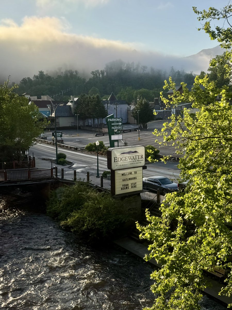 Unforgettable mountain memories with the best 8th grade choir crew! Tennessee, you were a blast! ⛰️

#RoarJagsRoar #SingJagsSing #YourVoiceMatters