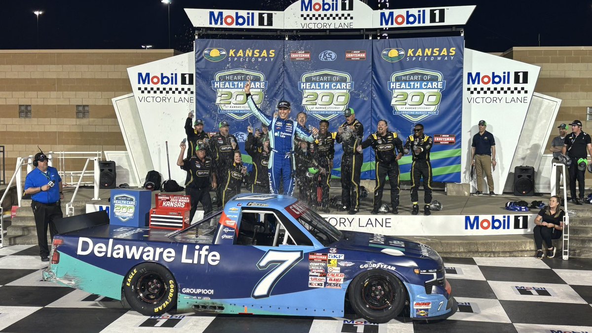 nicole_huttie's tweet image. Way to go @CarsonHocevar and @SpireMotorsport!!! #HeartofHealthCare200 #KansasSpeedway