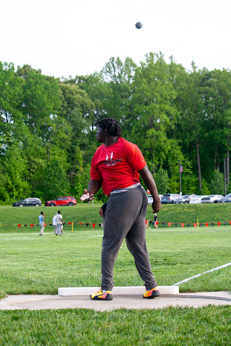 I’m lucky enough to have a manager just for my throws group. How I got one that can take pictures like this is unbelievable.🤯