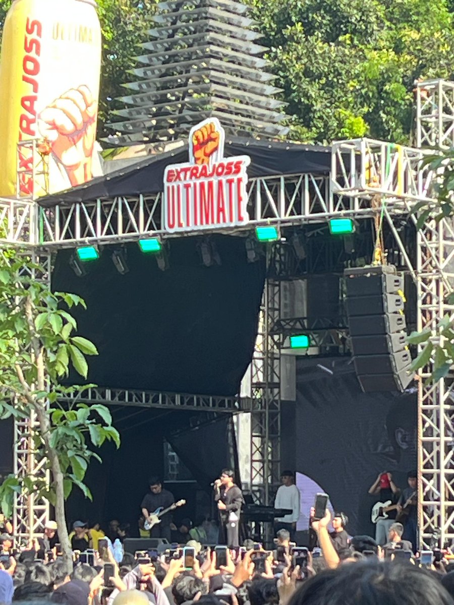 sunflw444's tweet photo. demi apah ini event Extra Joss apakah aku harus menerobos ke depan biar di notice Uan??! #UltimateTakeover https://t.co/4ElbrL72XW