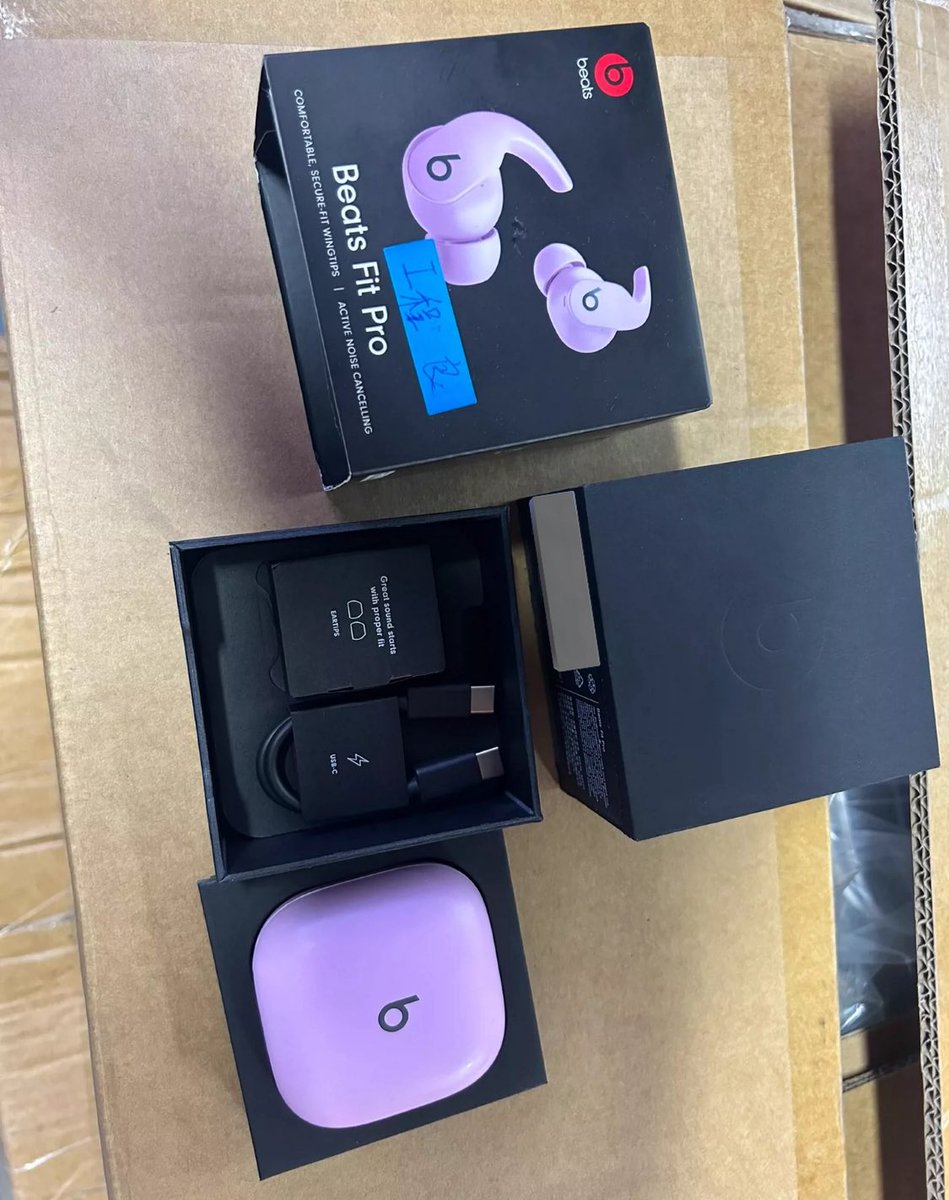 ins1n's tweet photo. EVT Beatfitspro with original packaging which is rare.
#Appleinternal https://t.co/pocfi6aaxt