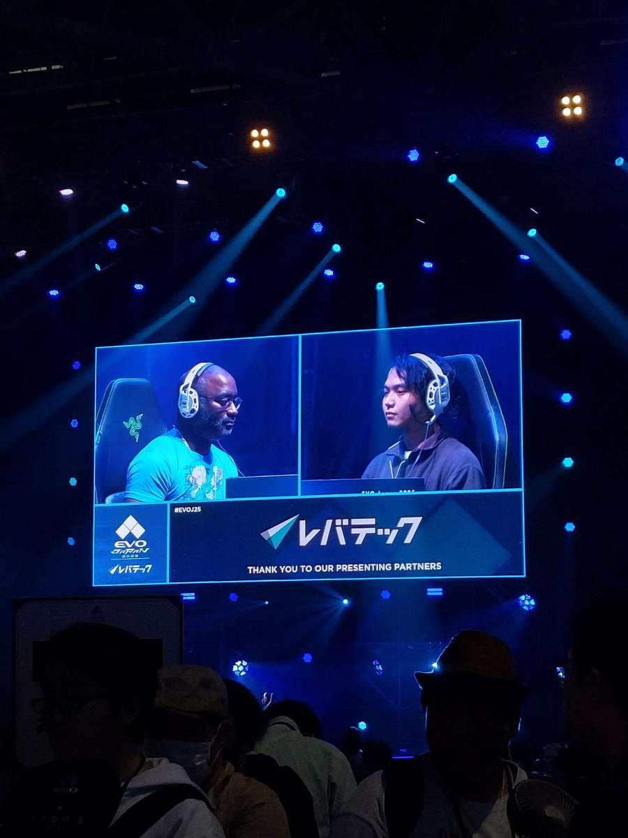 Wil2pac's tweet image. Me on #EVOJapan2025 stage for my winners finals Round 1 #StreetFighter6 
The pic is sick 😍🤩 !