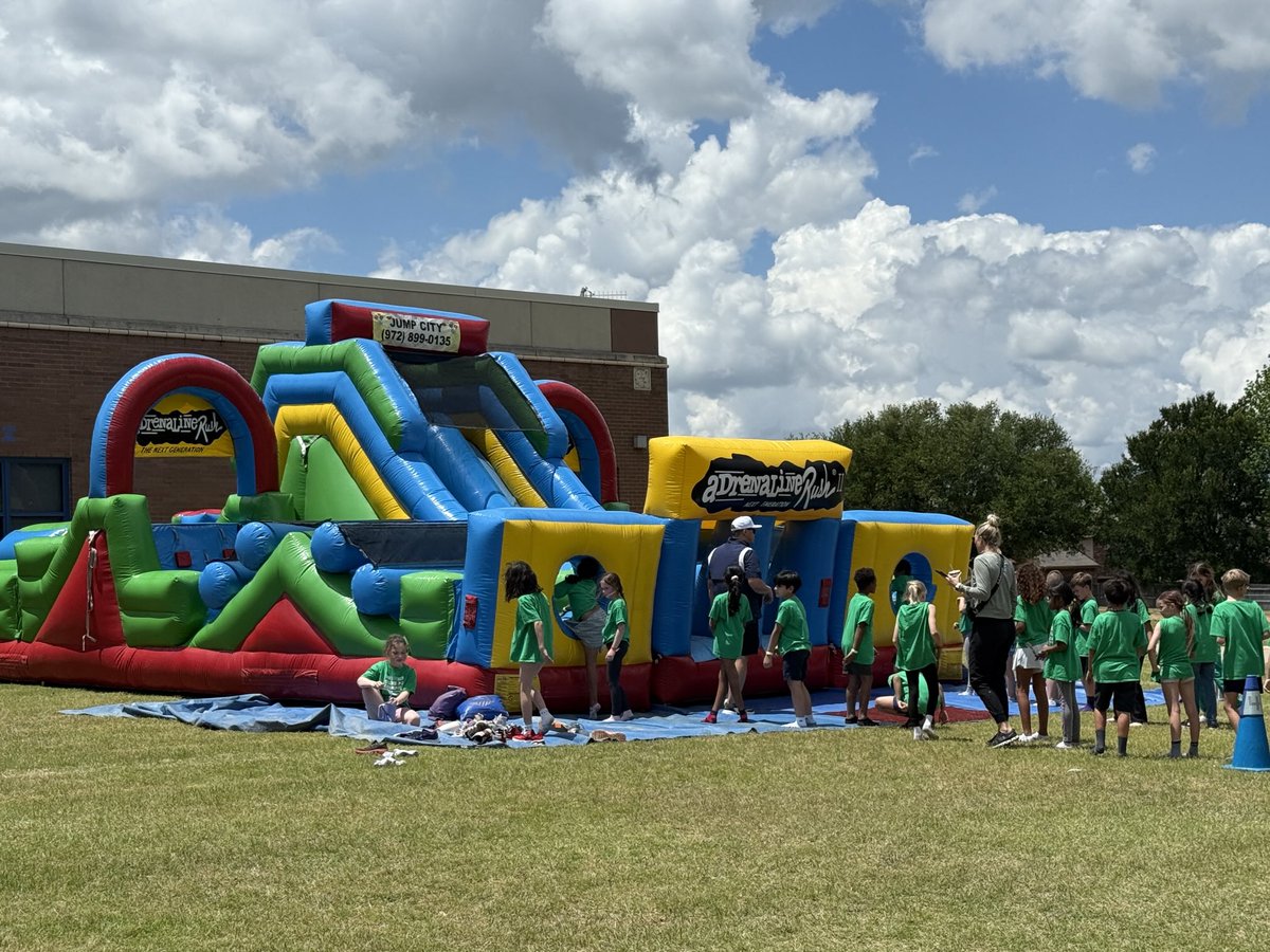 Susan Tyner (@tynertyners) on Twitter photo We were so blessed to have absolutely perfect weather on Friday! I always say, “Field Day is like planning an outdoor wedding with 1,000 guests and praying it doesn’t rain!” <a href="/Wellington_Elem/">Wellington ES</a> #FieldDay We were so blessed to have absolutely perfect weather on Friday! I always say, “Field Day is like planning an outdoor wedding with 1,000 guests and praying it doesn’t rain!” <a href="/Wellington_Elem/">Wellington ES</a> #FieldDay