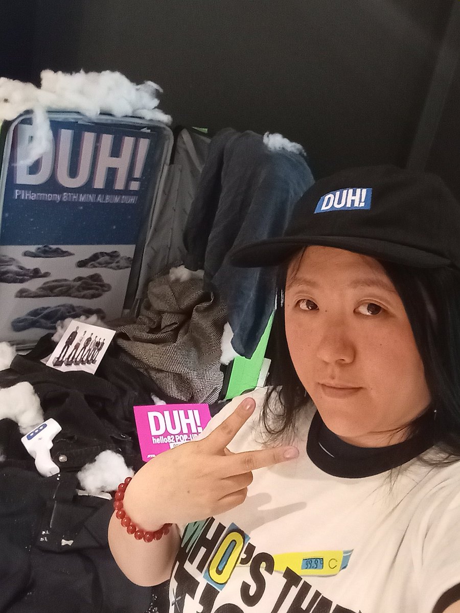 MoonWing25's tweet photo. Celebrated P1H's latest album release with @hello82official &amp; @hello82DALLAS My fave photos are with the DUH! balloons and big poster taken by my friend, Yumi. X3

#hello82 #hello82DALLAS #P1Harmony_POPUP #82giveaway https://t.co/DOmZldXXUU