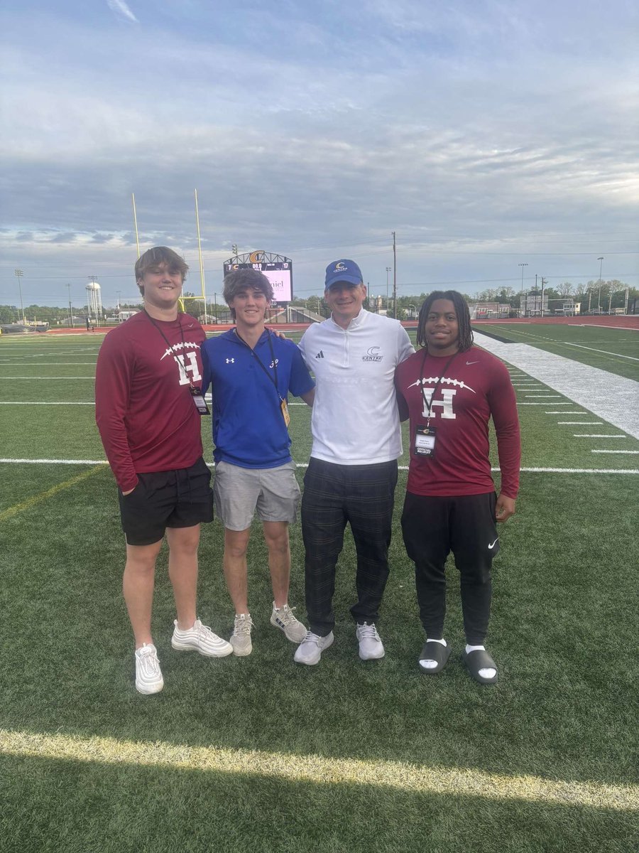Dwight__P's tweet image. Had a great time visiting Centre College today. Huge thanks to @lachendro1 for the invite!
@HHSPantherFB @davis_shumaker @JaggerRich18
@NavendraWoods